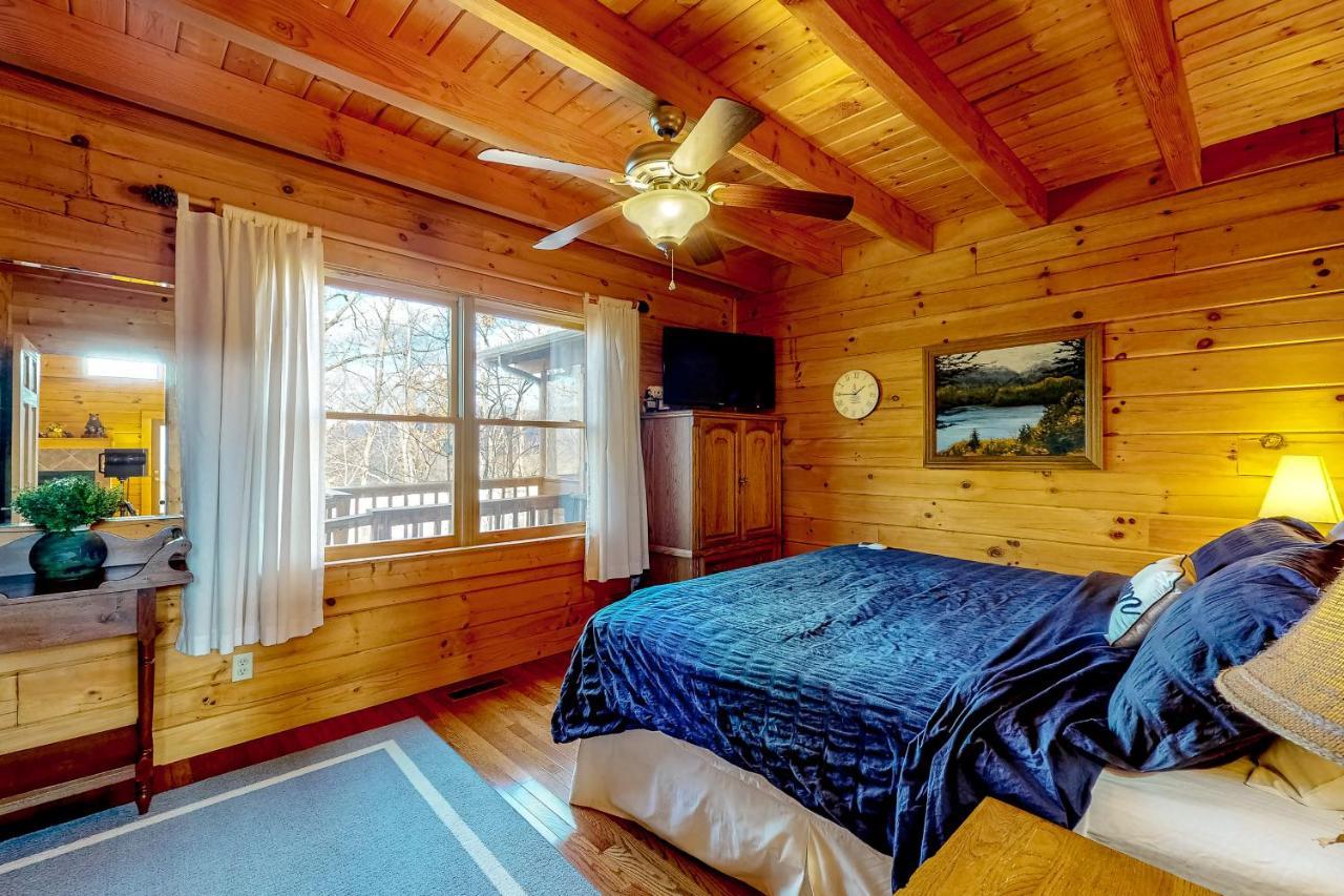 Lazy Bear Lodge Sevierville Exterior foto